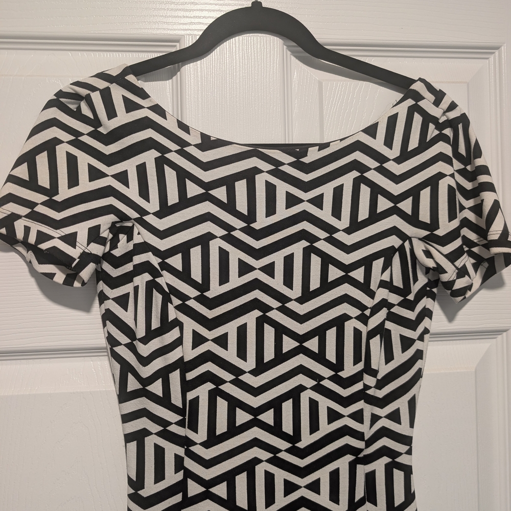 Zara Monochrome Zigzag Midi Dress